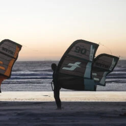 AILE DE KITESURF F-ONE BULLIT V2 ONYX / MINT 2023
