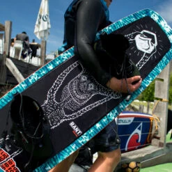 WAKEBOARD LIQUID FORCE RANT 2021 JUNIOR -Surf Sportif lf2 24 09 2019 15 39 24