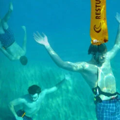 SYSTEME DE SAUVETAGE RESTUBE BEACH -Surf Sportif restube basic hd6 09 11 2015 10 58 59