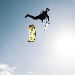 AILE DE KITESURF ELEVEIGHT RS V7 ORANGE 2023 -Surf Sportif rs v7 4 13 03 2023 15 31 13