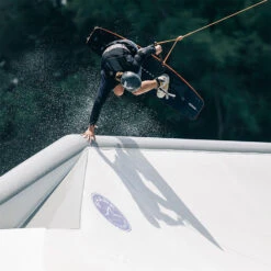 WAKEBOARD SLINGSHOT NOMAD 2023 -Surf Sportif sans titre 47 10 08 2022 17 17 11