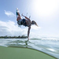 Planche Duotone Soleil SLS 2022 6 Planche Duotone Soleil SLS 2022 -Surf Sportif sll2 07 09 2021 12 17 18