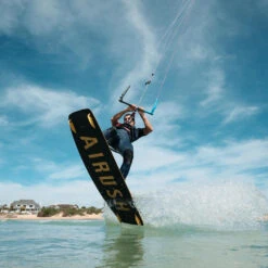 Planche De Kitesurf Airush Switch V11 Complete 2022 -Surf Sportif switch3 03 09 2021 12 15 30