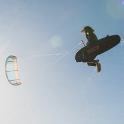 AILE DE KITESURF F-ONE TRIGGER 2023 ABYSS/FLAME 12 AILE DE KITESURF F-ONE TRIGGER 2023 ABYSS/FLAME -Surf Sportif trigger flame 3 19 08 2022 15 12 00